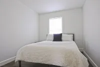 Sherby Prestige - Parking, King Bed, Sleeps 6 - 3-Star