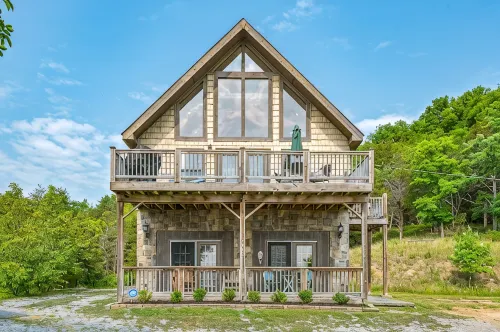 Unforgettable Sunrise View, Dual Living Spaces & on Douglas Lake by Pigeon Forge - Hytter