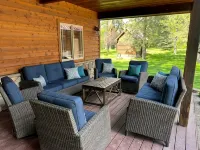 Stunning Cabin with Clubhouse on River! Wooded Retreat with Kayaks! Pickleball! - Feriehus