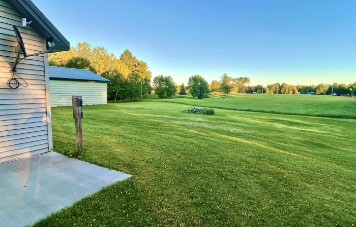 NEW!! Clean, Comfortable & Spacious Northwoods Cabin.