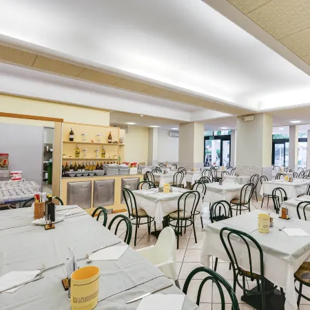Hotel Gadames - Lunch on the Beach