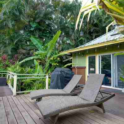 Romantic Cottage, Private Acre of Paradise, View! Pool! Hotel Exterior