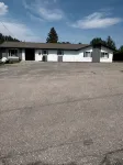 Huge 6-Bedroom House in Charming Lead w/ Plenty of Trailer Parking, - Familievenlig