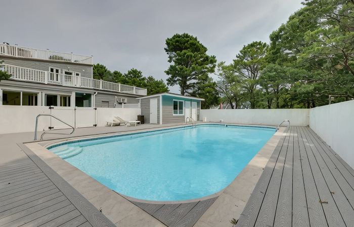 Cape Home w/Oceanview, Roof Deck Pool & Hot Tub