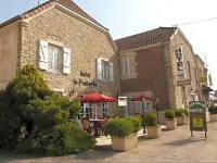 La Poularde Hotel a Louhans