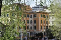 Trastevere Boulevard Hotels near Scala Ugo Bassi