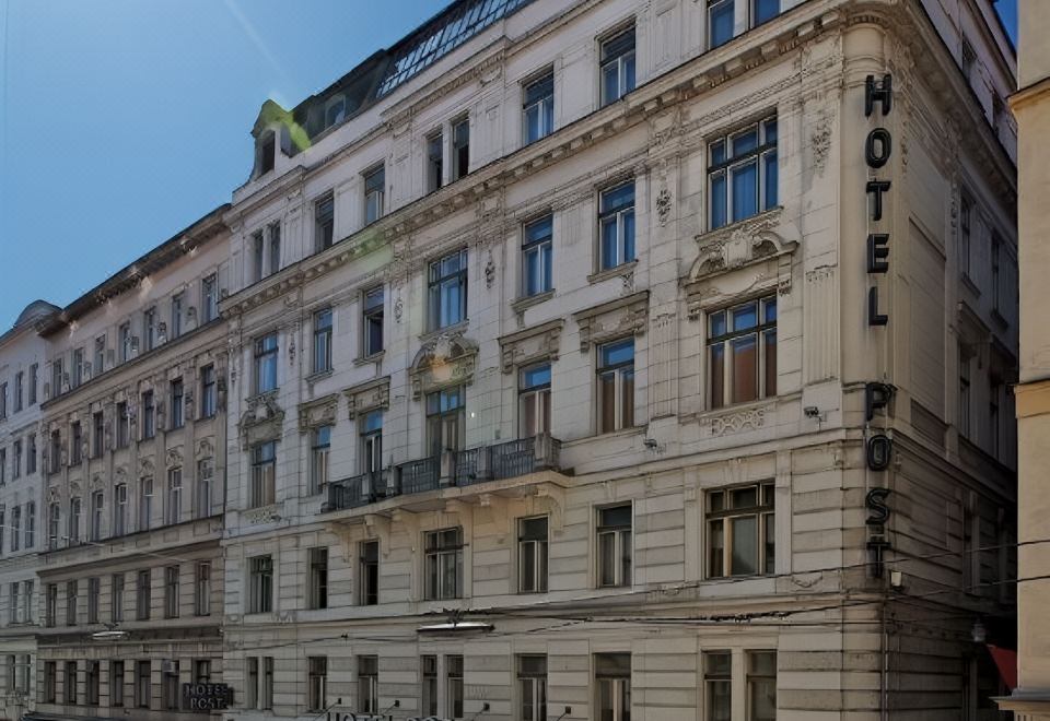 Hotel Post Wien - Housity