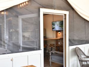 17 Son's Geronimo - Birdhouse Cabin