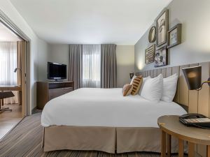 Windmill Suites Surprise, Ascend Hotel Collection