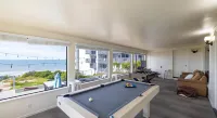 Tides Oceanview Inn and Cottages
