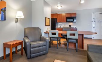 MainStay Suites Emporia