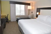 Holiday Inn Express & Suites Waterville - North