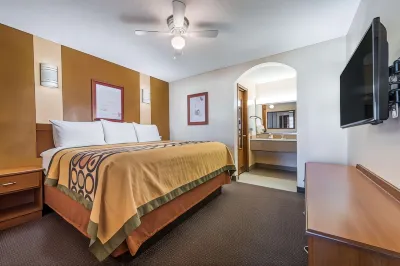 Super 8 by Wyndham Waco/Mall Area TX Hotels in Waco