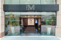 Two MacDonnell Road Hotels in Hongkong