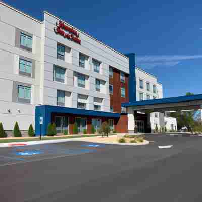 Hampton Inn & Suites Pittsburgh New Stanton Hotel Exterior