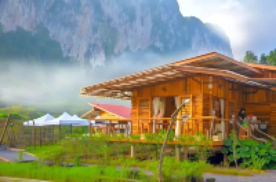 Bansuanphutarn Hotels near Khao Sok Lake