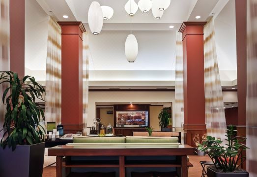 3. 힐튼 가든 인 ..