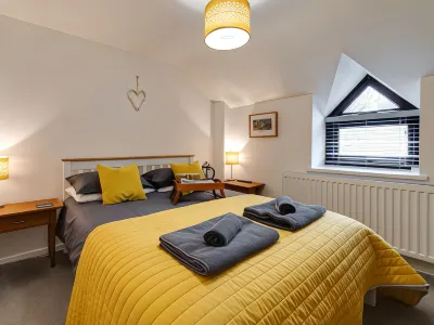 2 Ysgoldy Hotels near Bangor Cathedral
