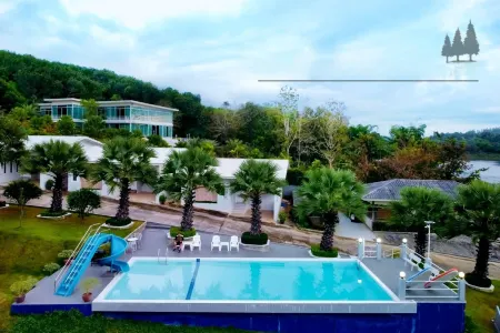 Sangkhlaburi Kanchanaburi by Kate Lake View Отели рядом с достопримечательностью «Ват Вангвивекарам»