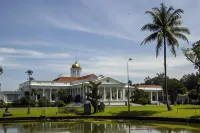 Hotel Grand Savero Hotel dekat KENCANA PARK