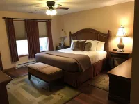 Woodfield Manor - A Sundance Vacations Property Hotels in Pocono