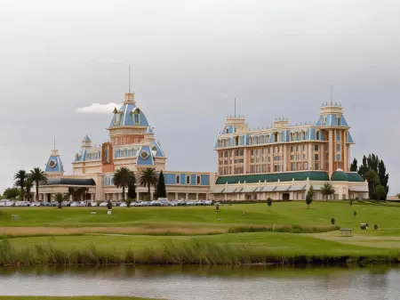 Peermont Walmont at Graceland Отели в г. Govan Mbeki Municipality