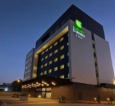 Holiday Inn Express & Suites ENSENADA CENTRO by IHG