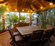 Reef Palms Motel Apartments