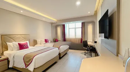 Leedon Hotel & Suites Surabaya Отели рядом с достопримечательностью «Universitas Airlangga - Campus B»