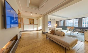City Luxury: 3Br, Prime Location