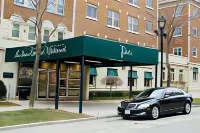 The Plaza Hotel - Milwaukee Hotels near UWM Post