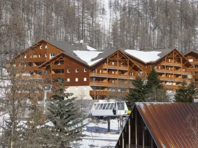 Vacancéole - les Chalets du Verdon Hotels in Seyne