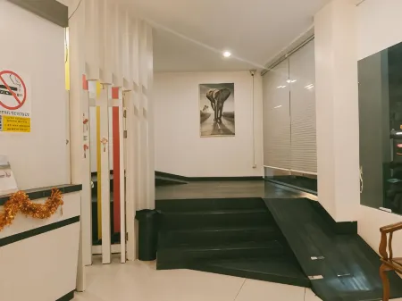 Hotel Malaysia Отели рядом с достопримечательностью «Lin's Swan Garden»