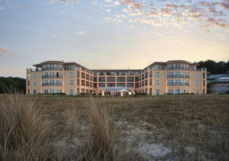Hotel Gran BelVeder & Ostsee Therme Resort & Spa Отели в г. Шарбойц