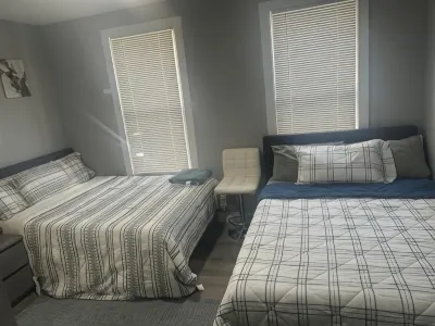 Divine Villa and Resort -26 Grace Street Irvington NJ -Ewr Airport -Prudential - Njit -Penn Station Hotels in Millburn