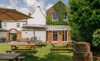 Hewitt's Restaurant & Rooms