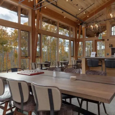 Luxury 4 BR House-sleeps 11+ with 3 king beds