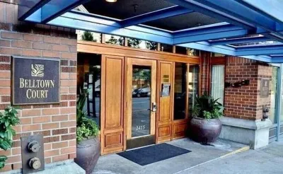 Cozy Belltown Condo with amazing Elliott Bay Views โรงแรมใน