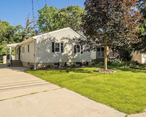 Beautifully restored full home, 5 min to NJ Shore! Hotels in Neptune City