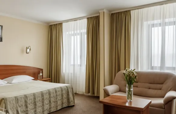 千里馬斯拉維亞酒店