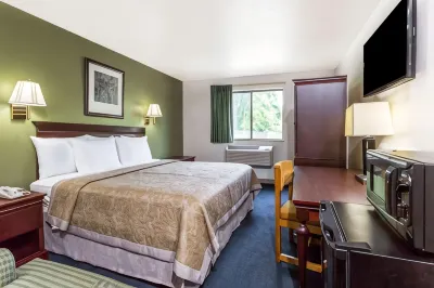 Super 8 by Wyndham Hampton Hôtels à : Hampton