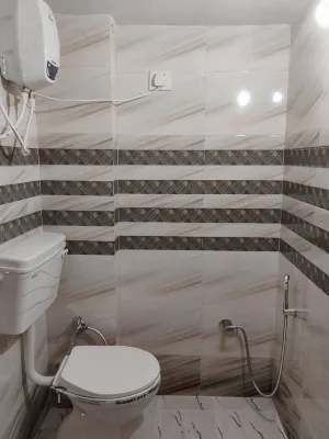 Geeta Teerth Guest House AC and Non AC Rooms