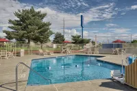 Motel 6 Everett, WA - North - Pools