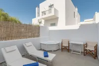 Eclipse Tales Milos, Port Area