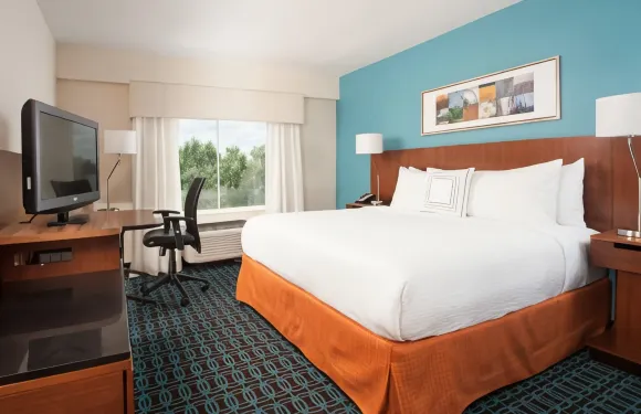 夏洛特加斯託尼亞萬楓酒店