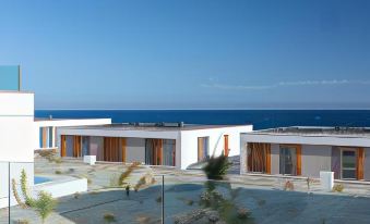 Kora Nivaria Beach