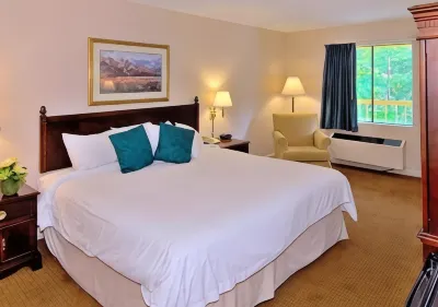 Econo Lodge Inn & Suites Columbus Near Fort Benning Hotels in Columbus
