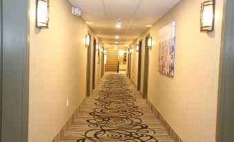 Red Carpet Inn Elmwood