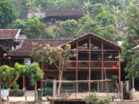 Xoi Homestay Ba Be Lake Hotels in Nam Mau