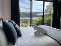 Tullah Lakeside Lodge Hotels in Tullah